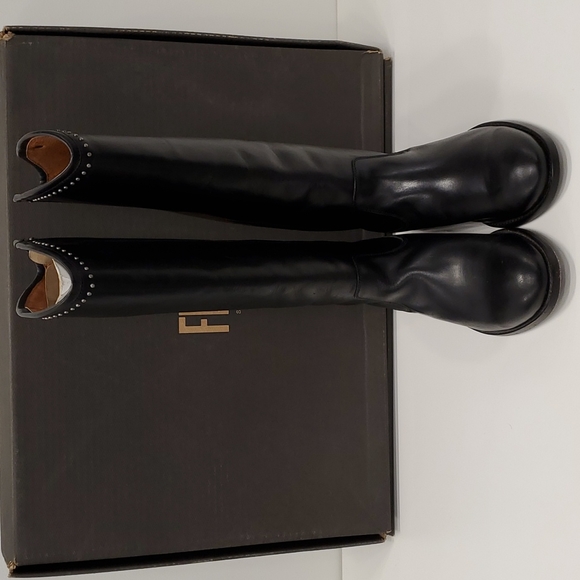 Frye Women's Melissa Button Stud Black Leather Boot US 6M - Picture 8 of 8